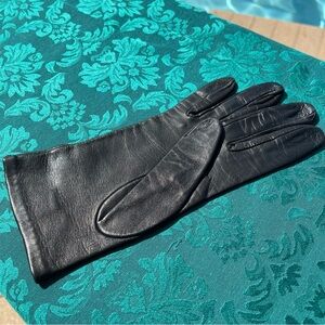Women's Saks Fifth Avenue Silk Lined Leather Gloves Size 7 Made in Italy
